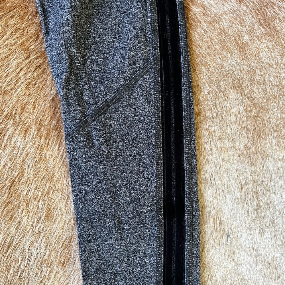 Victoria’s Secret PINK High-waisted Leggins with Mesh Detailing - Picture 5 of 5